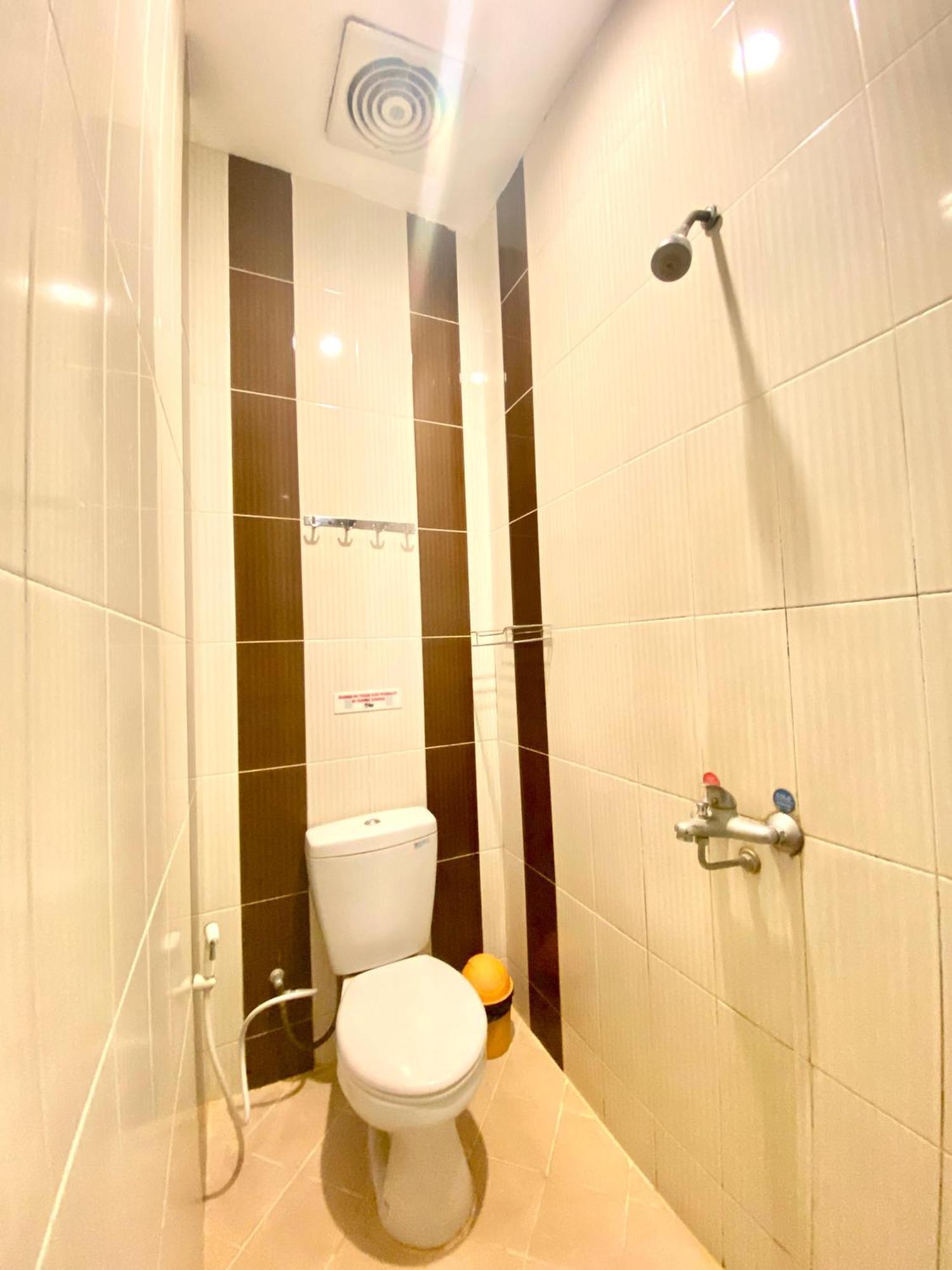 Cabin Hotel Bhayangkara Yogyakarta Exterior photo